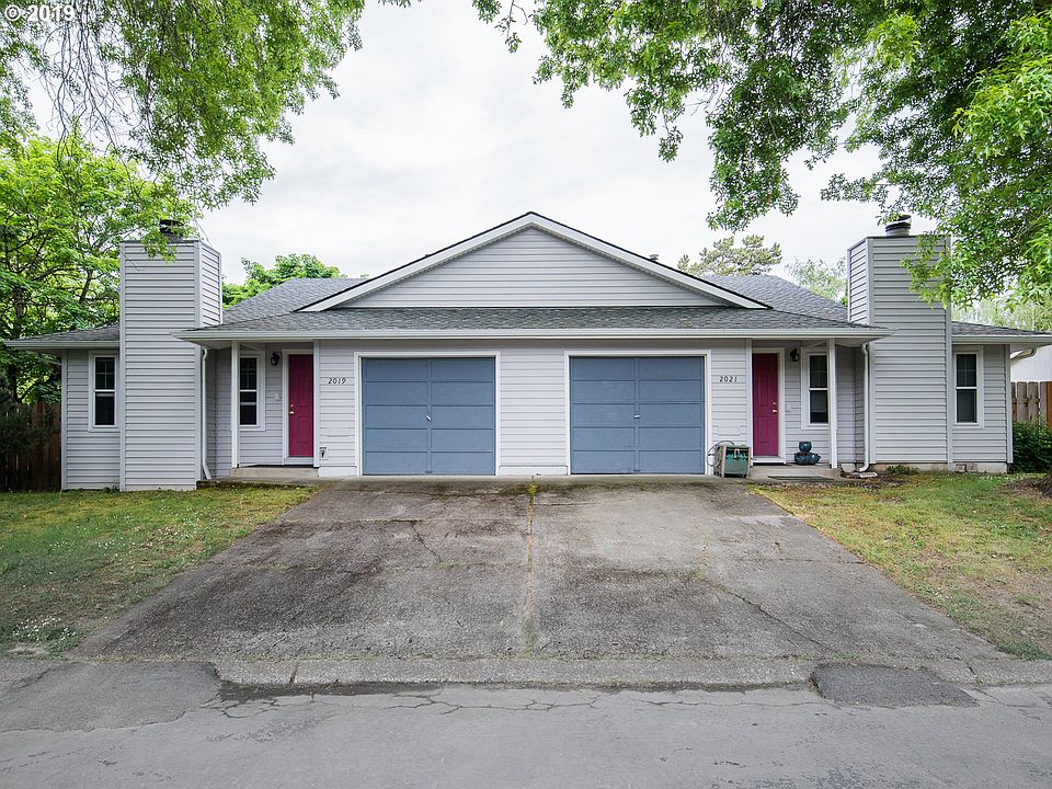 1st image of 2019 NE Barberry Dr