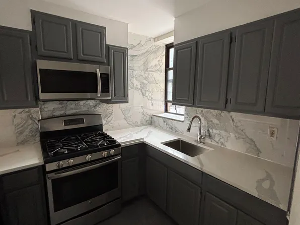 200 Macdougal Street image 1 of 9