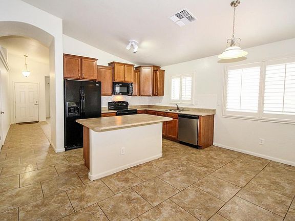 5th image of 1813 E Angelica Dr