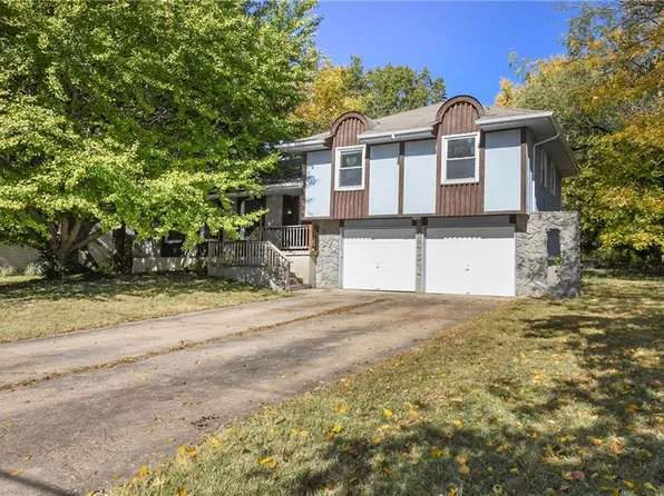 500 W Lucy Webb Rd, Raymore, MO 64083