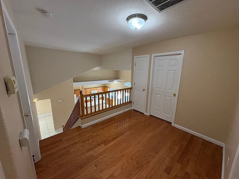 703 W Russell Ave — Photo 12