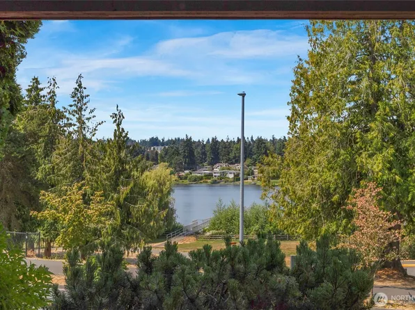 23509 Lakeview Drive #A101, Mountlake Terrace, WA 98043