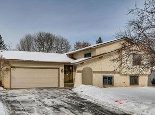 14190 Sunnyslope Dr, Maple Grove, MN 55311