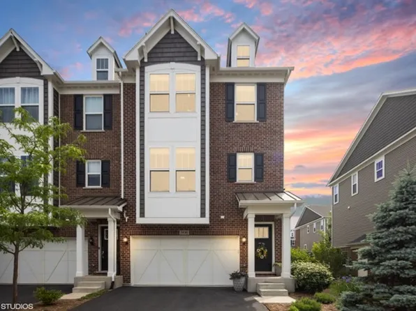 908 Coletta Cir, Naperville, IL 60563