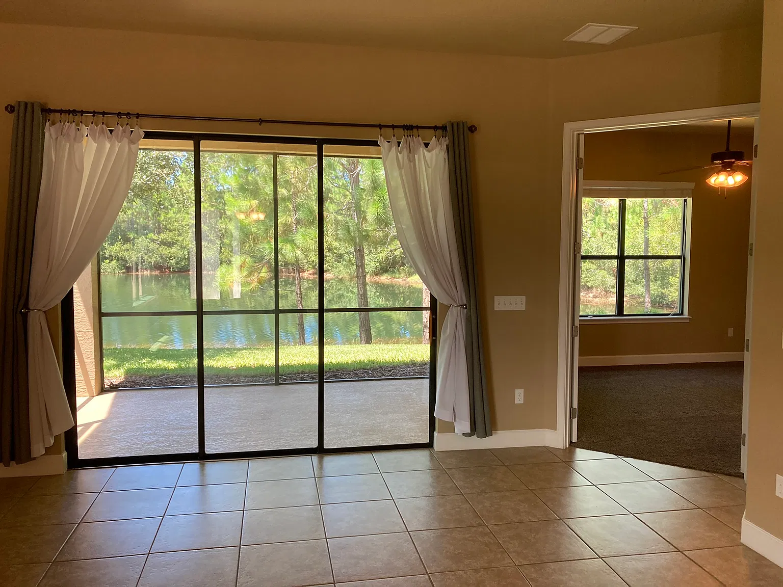 2 bed, 1562 sqft, $2,450 — Photo 4