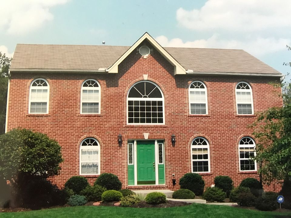 1st image of 114 Hazelwood Dr