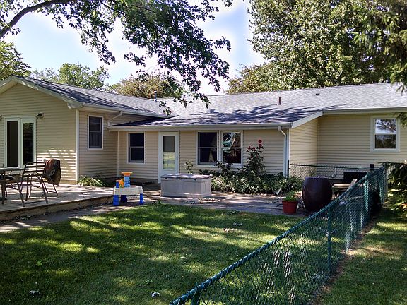 2nd image of 615 Douglas Dr