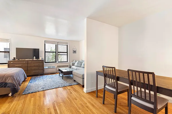 Rented by Compass | media 7
