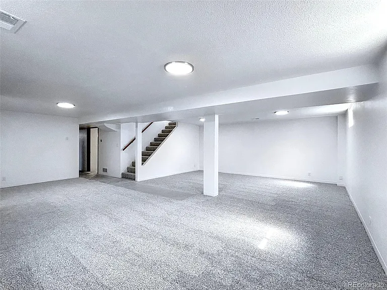 5960 S Logan Ct — Photo 22