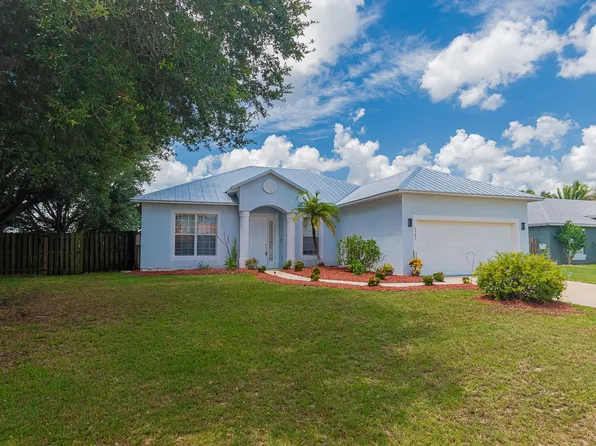 2742 SW Slade Place, Port St Lucie, FL 34953