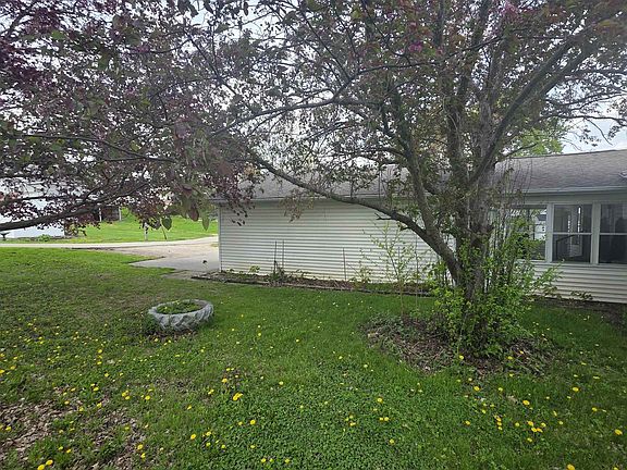 5th image of 133 Jackson St