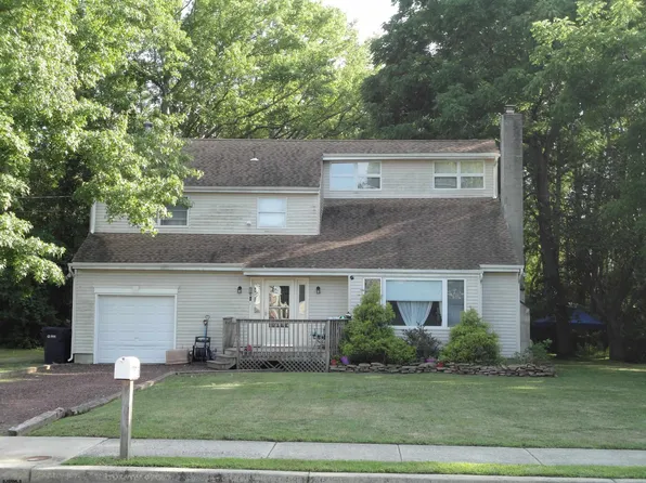 715 Ohio Ave, Absecon, NJ 08201