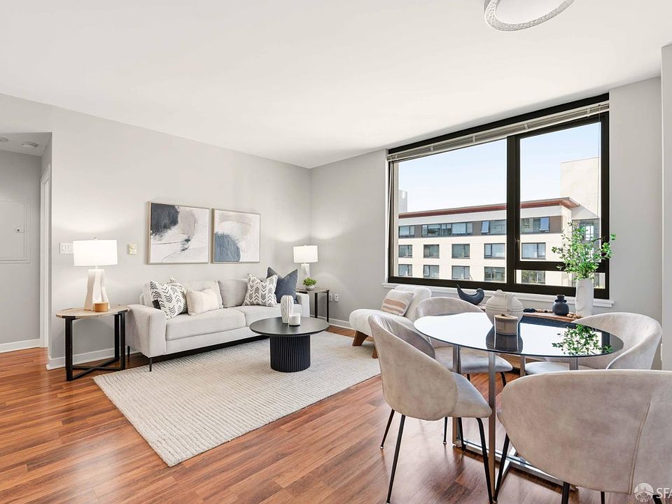 1st image of 260 King St Unit 671