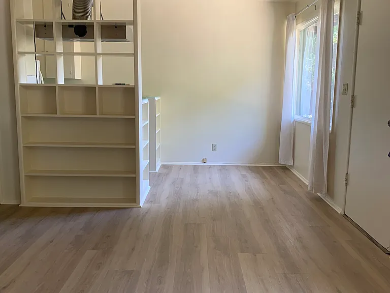 580 N Madison Ave #F — Photo 5
