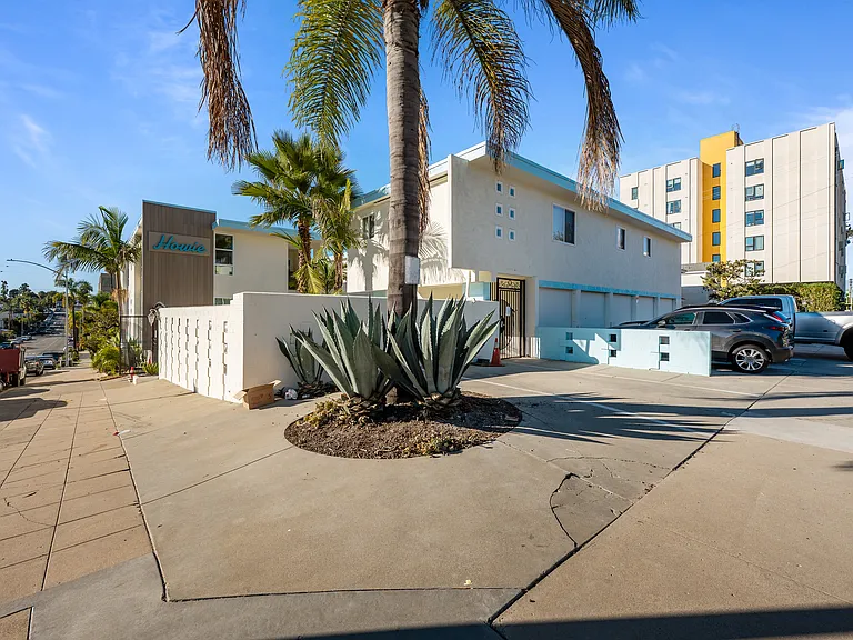 2140 Howard Ave #11 — Photo 12
