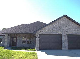 245 Rosewood Ct, Holts Summit, MO 65043