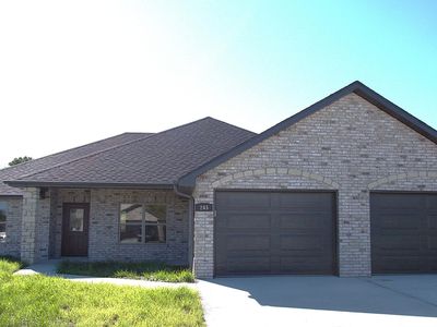 245 Rosewood Ct, Holts Summit, MO, 65043