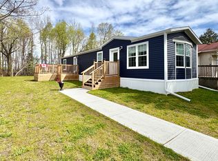 40 Shamrock Cres, Essa, ON L3W0A5