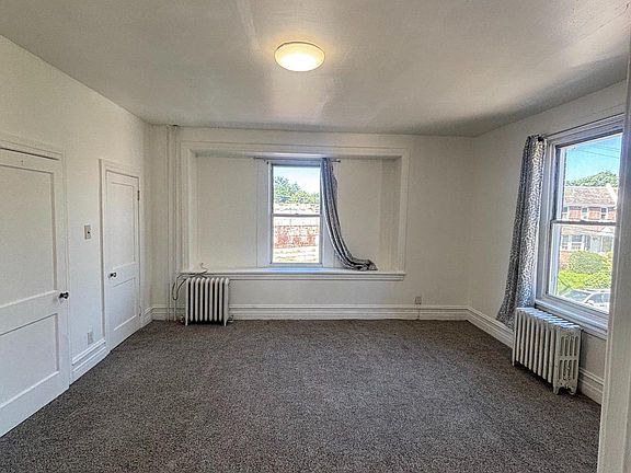 4th image of 923 Hyatt St