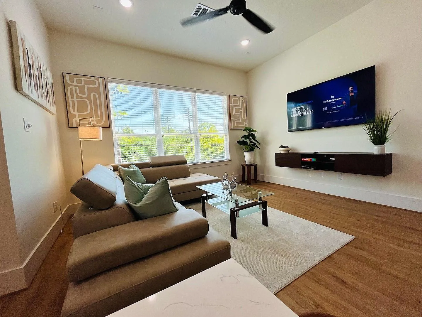 4 bed, 3.5 bath, 2136 sqft, $3,200 — Photo 3