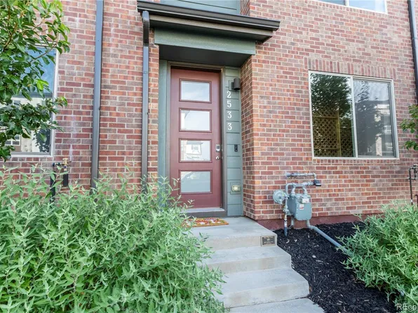 2533 N Newark Court, Aurora, CO 80010