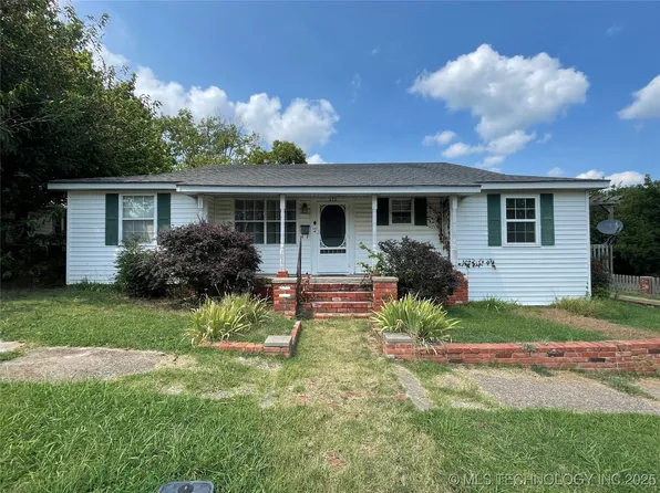 425 W 1st St, Konawa, OK 74849