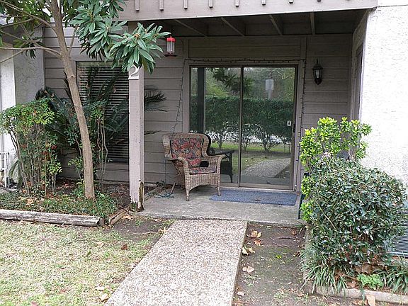 2nd image of 2 Hideaway Dr