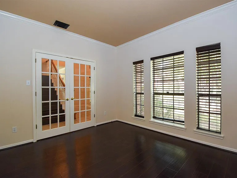 314 Spencers Glen Dr — Photo 6
