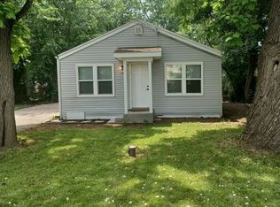 1007 Plymouth Ln, McHenry, IL 60051