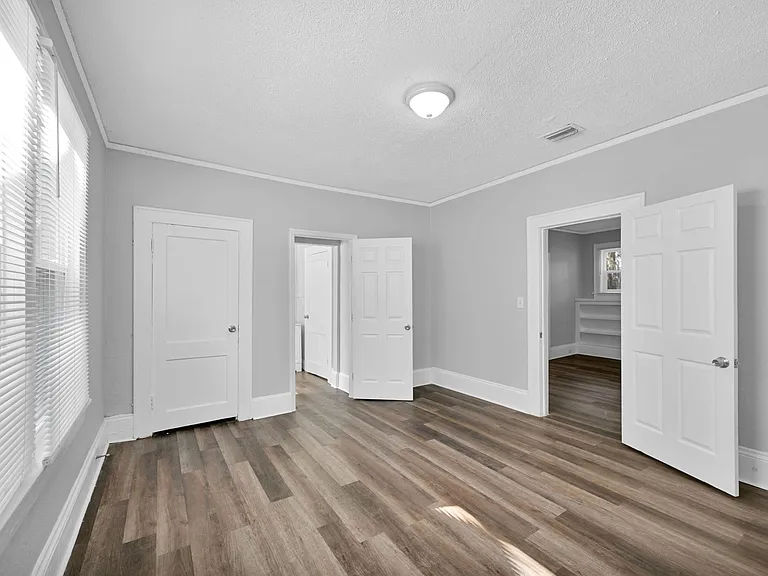 326 Basswood St — Photo 21
