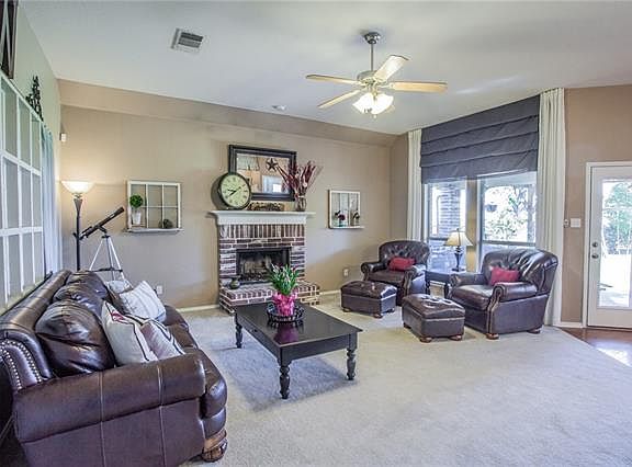 2nd image of 208 Kings Court Dr