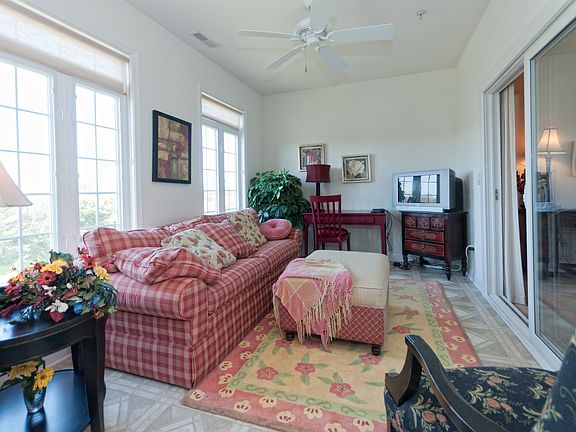 2nd image of 34363 Summerlyn Dr #515