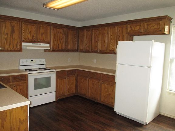 2nd image of 609 N Englewood Ave