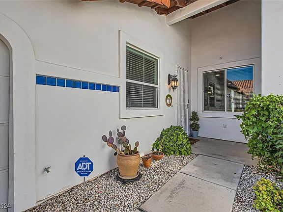3rd image of 8711 Villa Ariel Ln