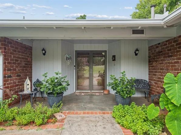 9409 Silver Lake Dr, Oklahoma City, OK 73162