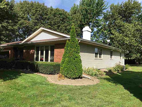 2nd image of 817 Meadowlawn Dr