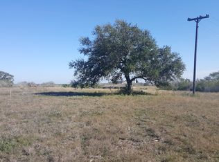 10451 Seventh St, Pettus, TX 78146