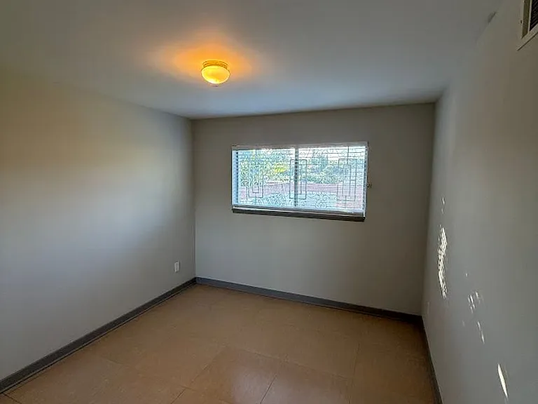 11725 Monogram Ave — Photo 19