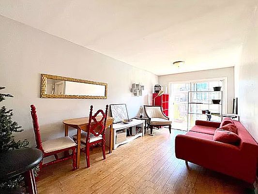 1st image of 307 Quincy St #2