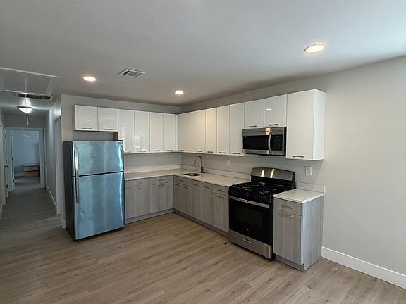 3rd image of 318 W Runyon St #3F