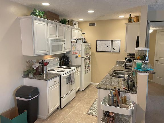 2nd image of 5355 Cypress Chas