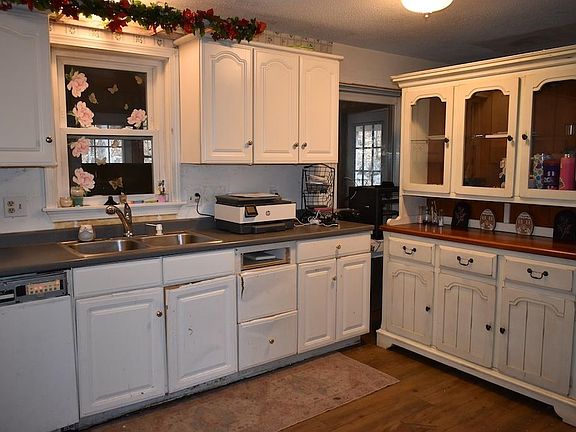 5th image of 411 Mont Vernon Road