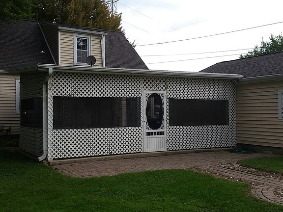 3rd image of 1105 W 50th St