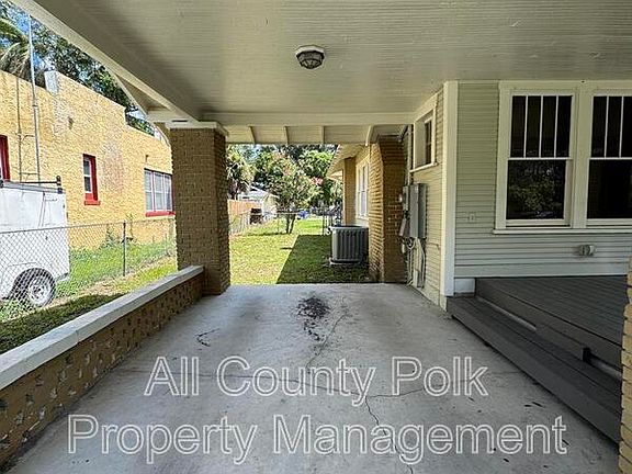 3rd image of 202 W Belmar St