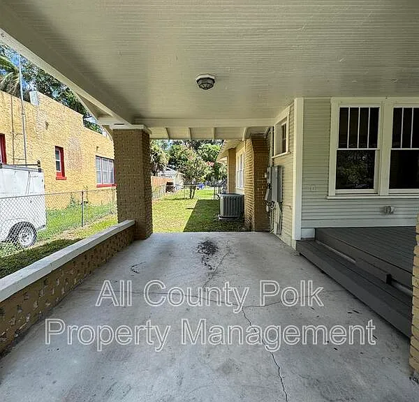 202 W Belmar St — Photo 3