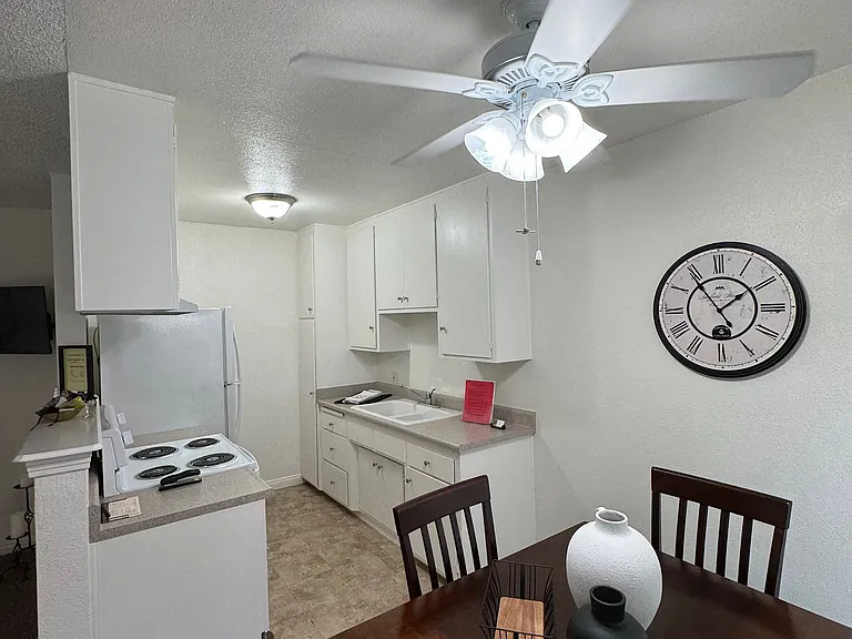 16251 Woodruff Ave — Photo 32