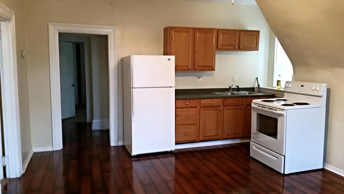 Building Photo - 367 S Negley Ave #7