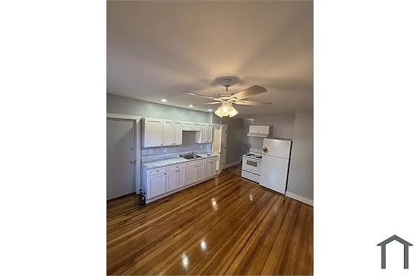 Building Photo - 38 Salem St #12