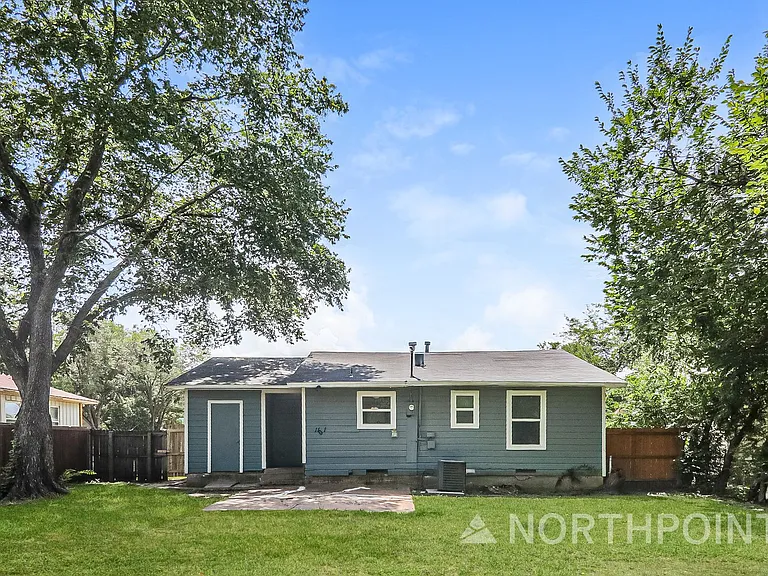 1101 Rancho Dr — Photo 15