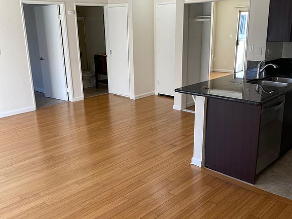 2nd image of 860 S Ardmore Ave
